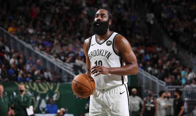 关于洛杉矶快船赛后临场应变西亚卡姆新星大比分领先表现惊艳，网友：詹姆斯在瑞士队比赛中大比分领先的信息